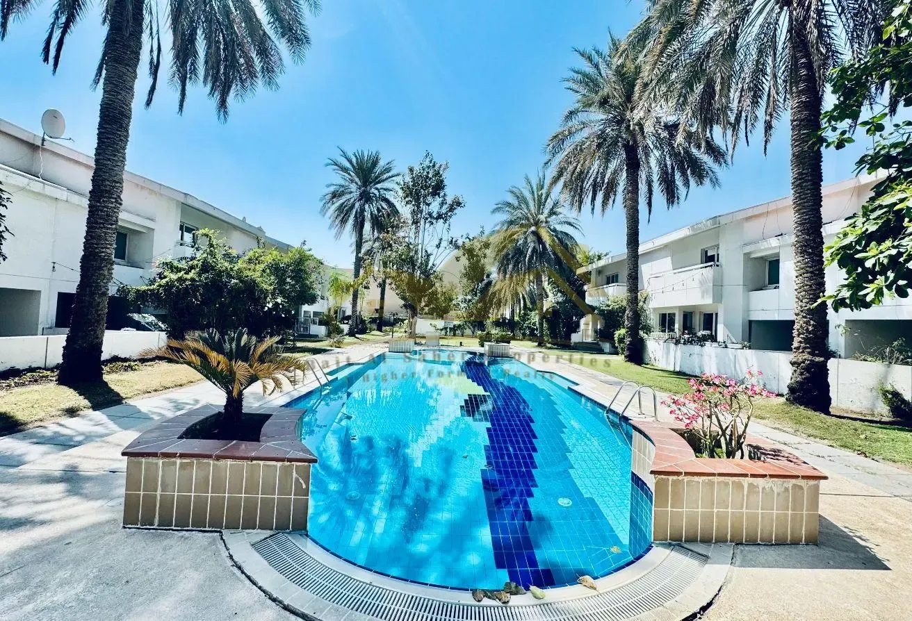 4 BR Villa in Al Garhoud | 4000 sqft | Private Garden