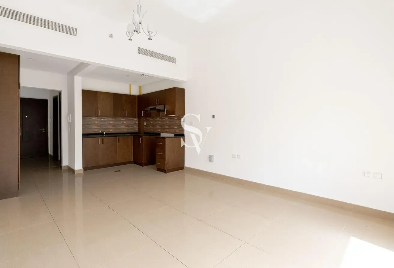 Chiller Free | Low Floor | 12 chqs | Near Park