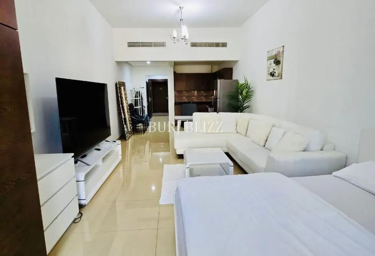 Cozy Studio | Well-Maintained | Multiple Cheques