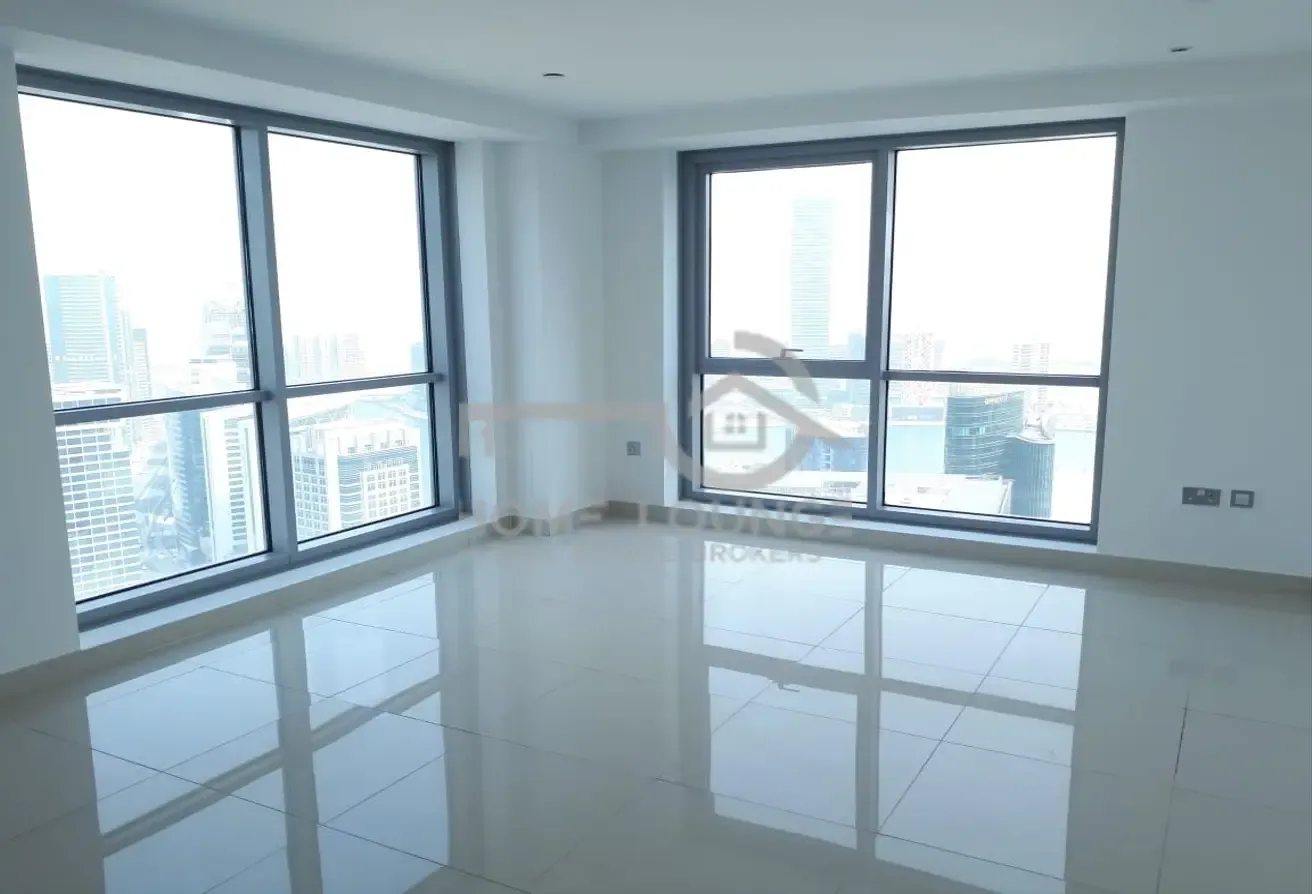 HUGE DUPLEX LOFT UPGRADED 2 PARKING
