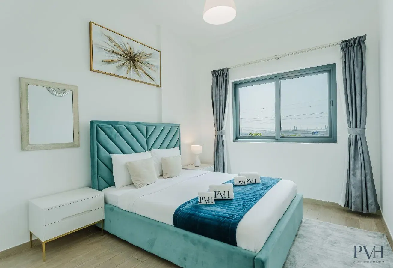 Pool View | 5 Mins to Ikea | Bills Included