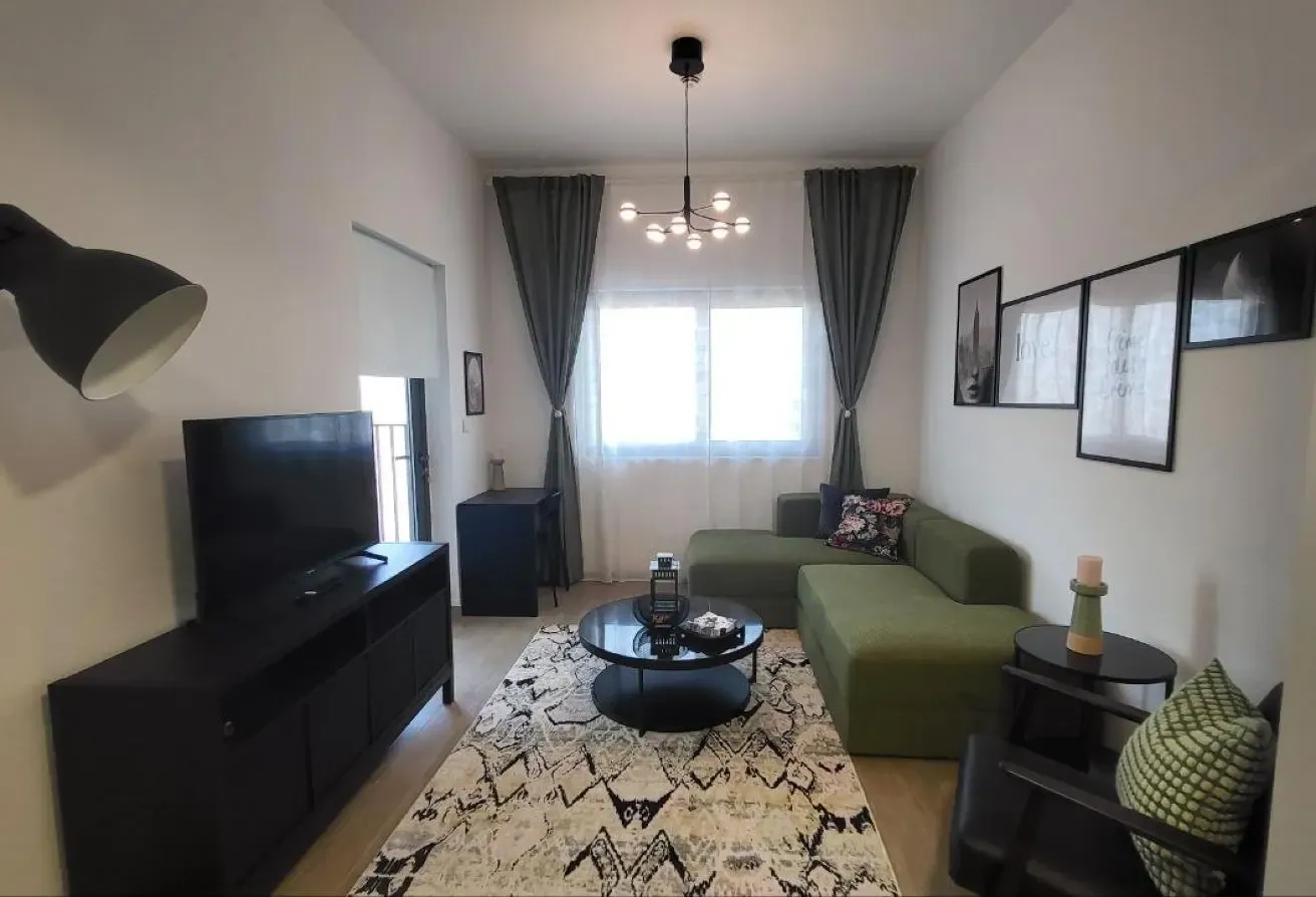 Modern 2 bedroom/ 5minute to Metro