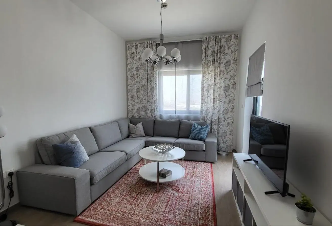 Monthly rent 9000 AED available