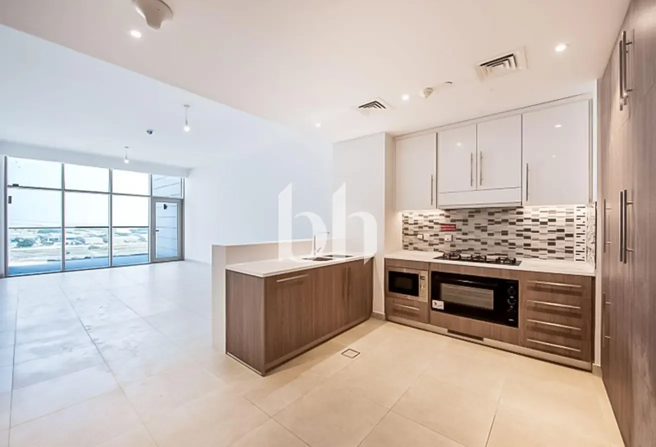 Vacant and Ready | Spacious Living | Amazing Offer