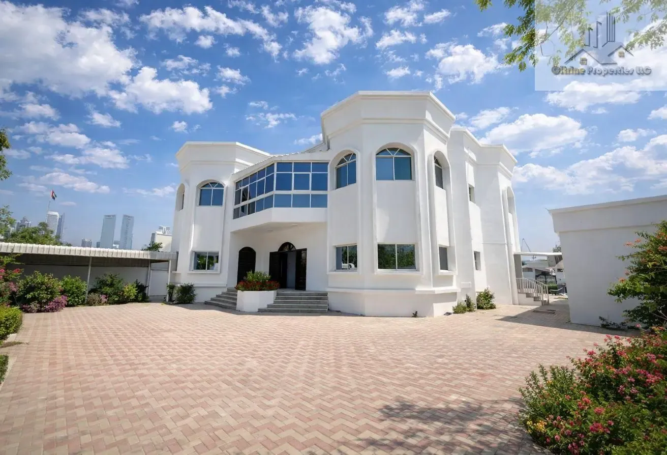 Huge Garden | 5 Master BR | Covered parking