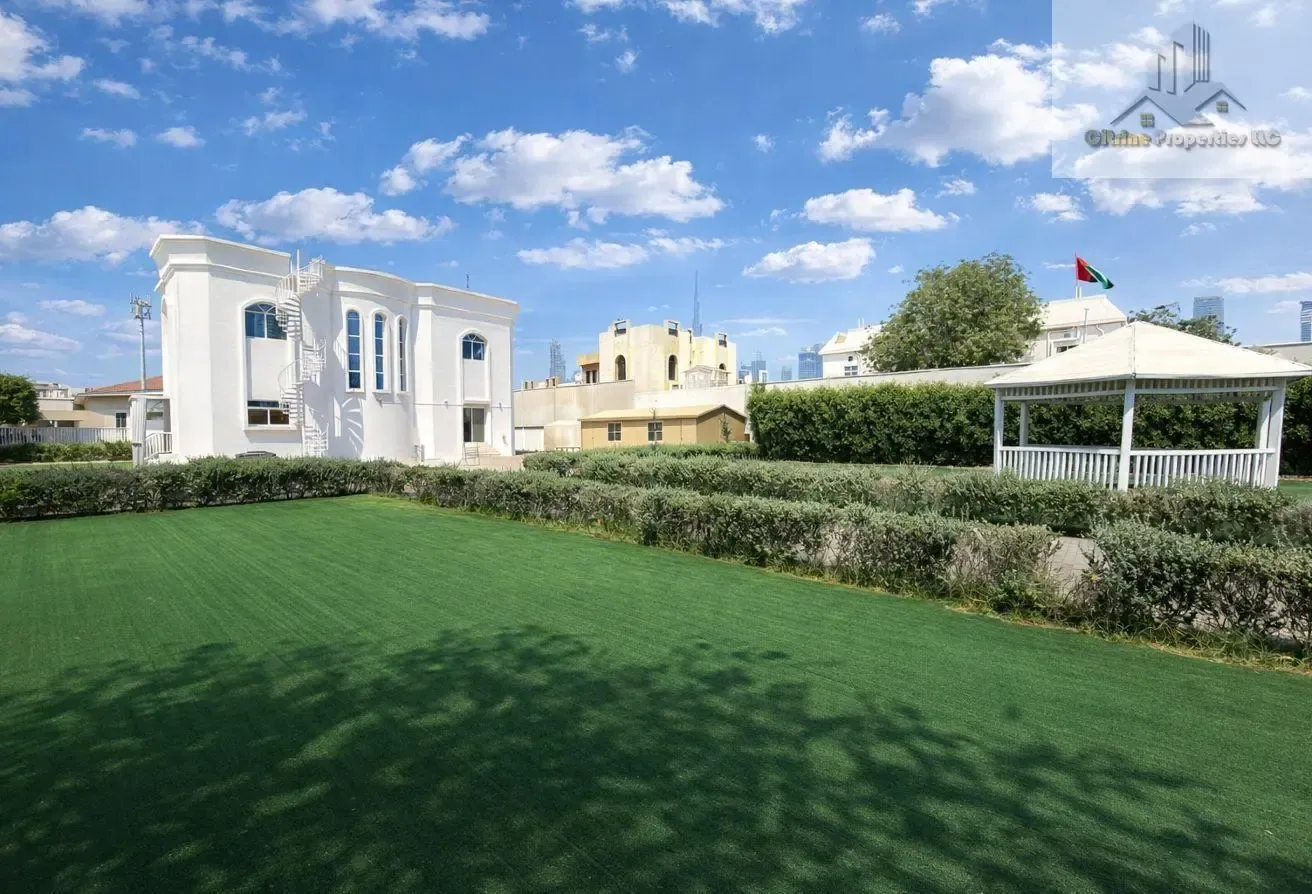 Huge Garden | 5 Master BR | Covered parking
