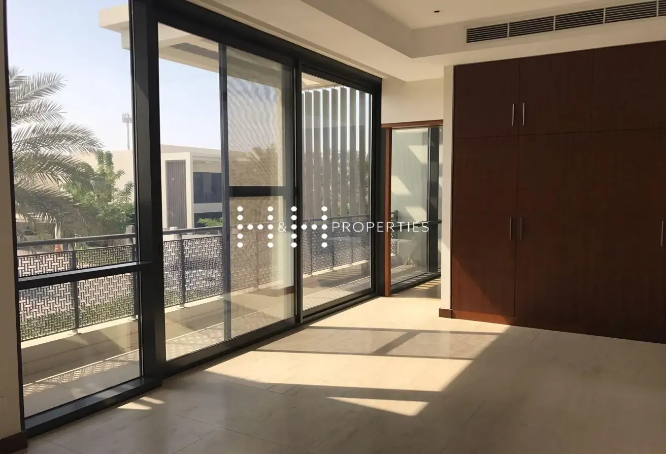Modern 4BR Villa with Maids room and Pool