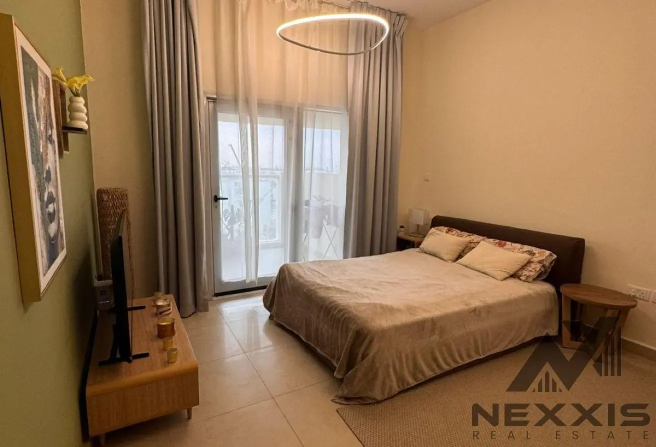 FULLY FURNISHED STUDIO AND SPACIOUS