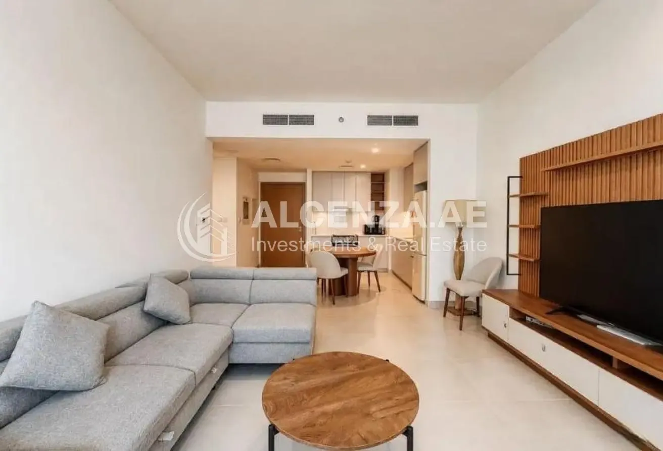 High Floor/ Fully furnished//Vacant