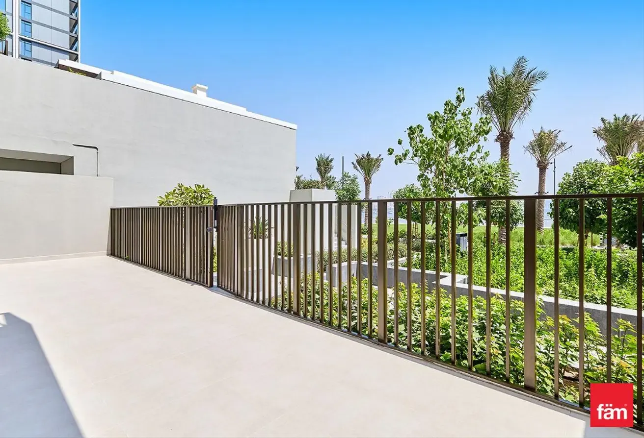 Biggest Layout|Direct community Access | Sea View
