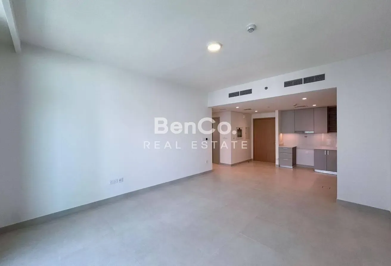 High Floor | Elegant Apartment | Creek Living