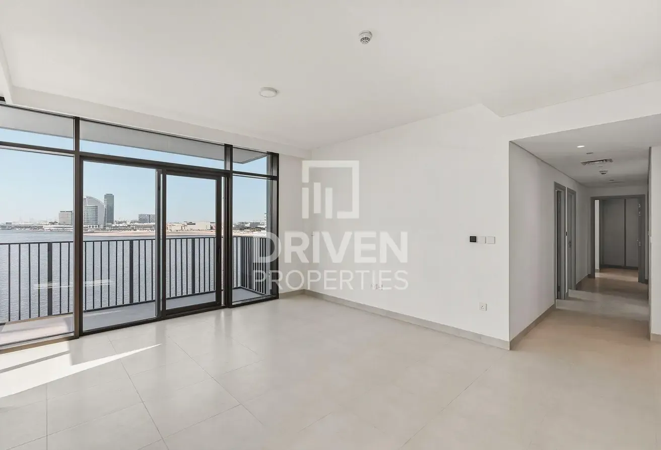 Vacant | Spacious Layout | Prime Location