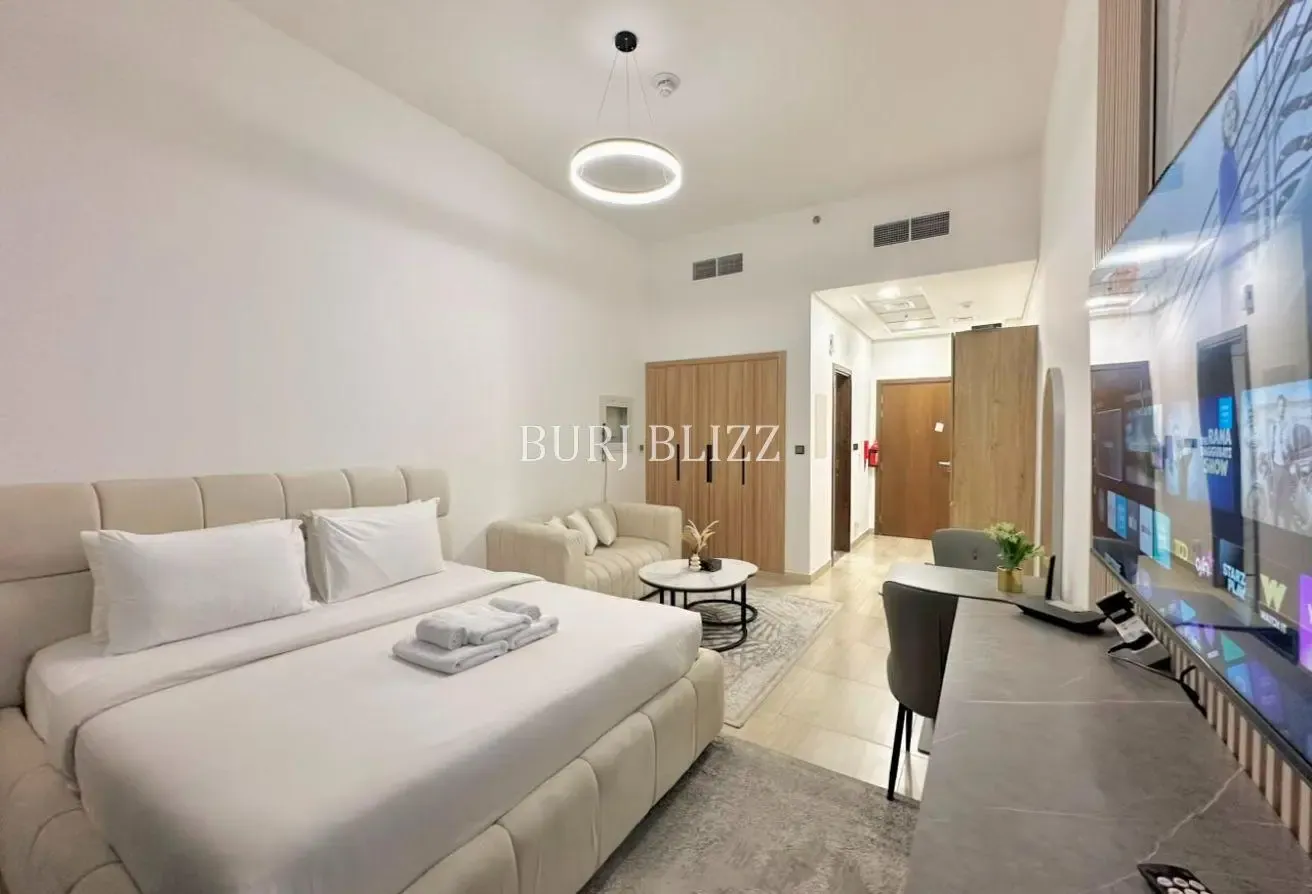 Bright and Cozy Studio | Premium Finishes | Vacant