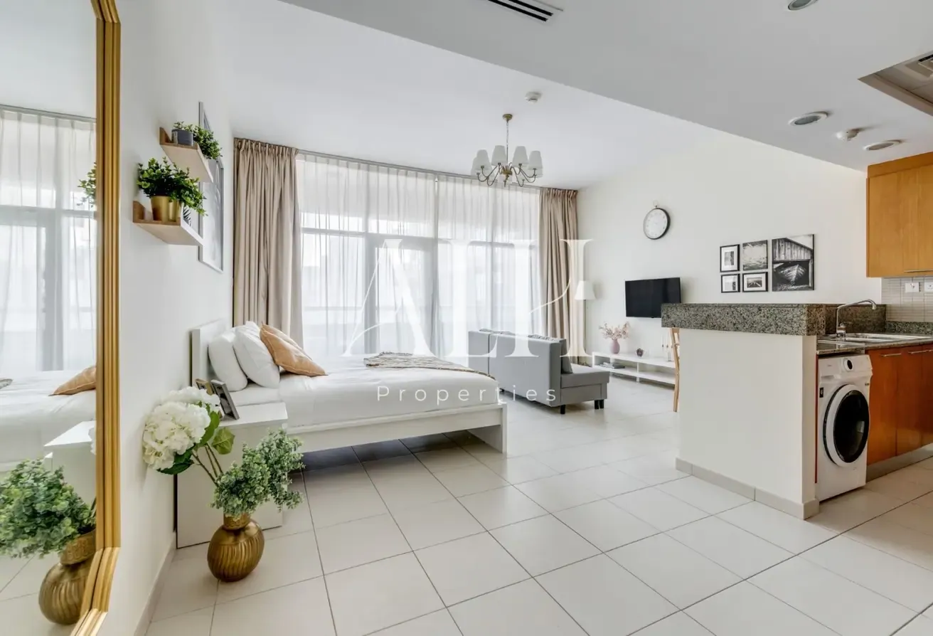Spacious Studio | Furnished | Walkable Community