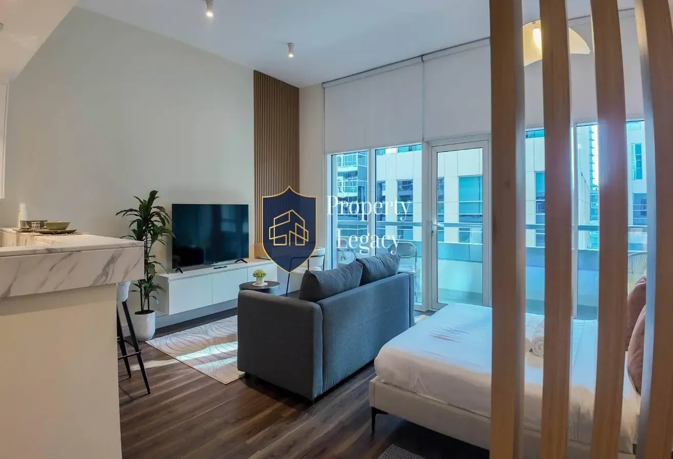 Vacant | Fully Furnished and upgraded | Immaculate
