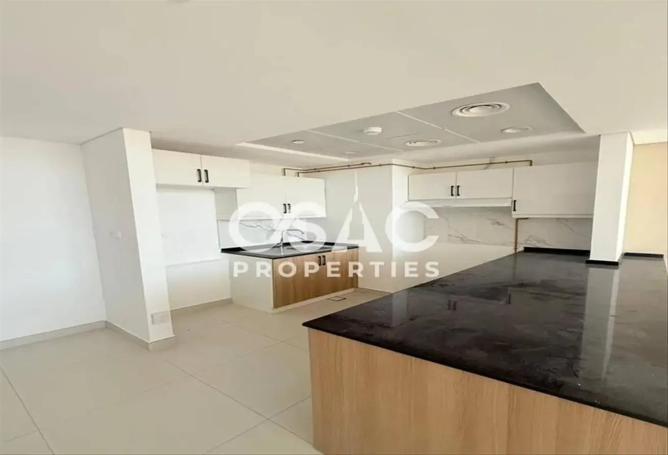 SPACIOUS | LUXURY INTERIOR |  OPEN VIEW