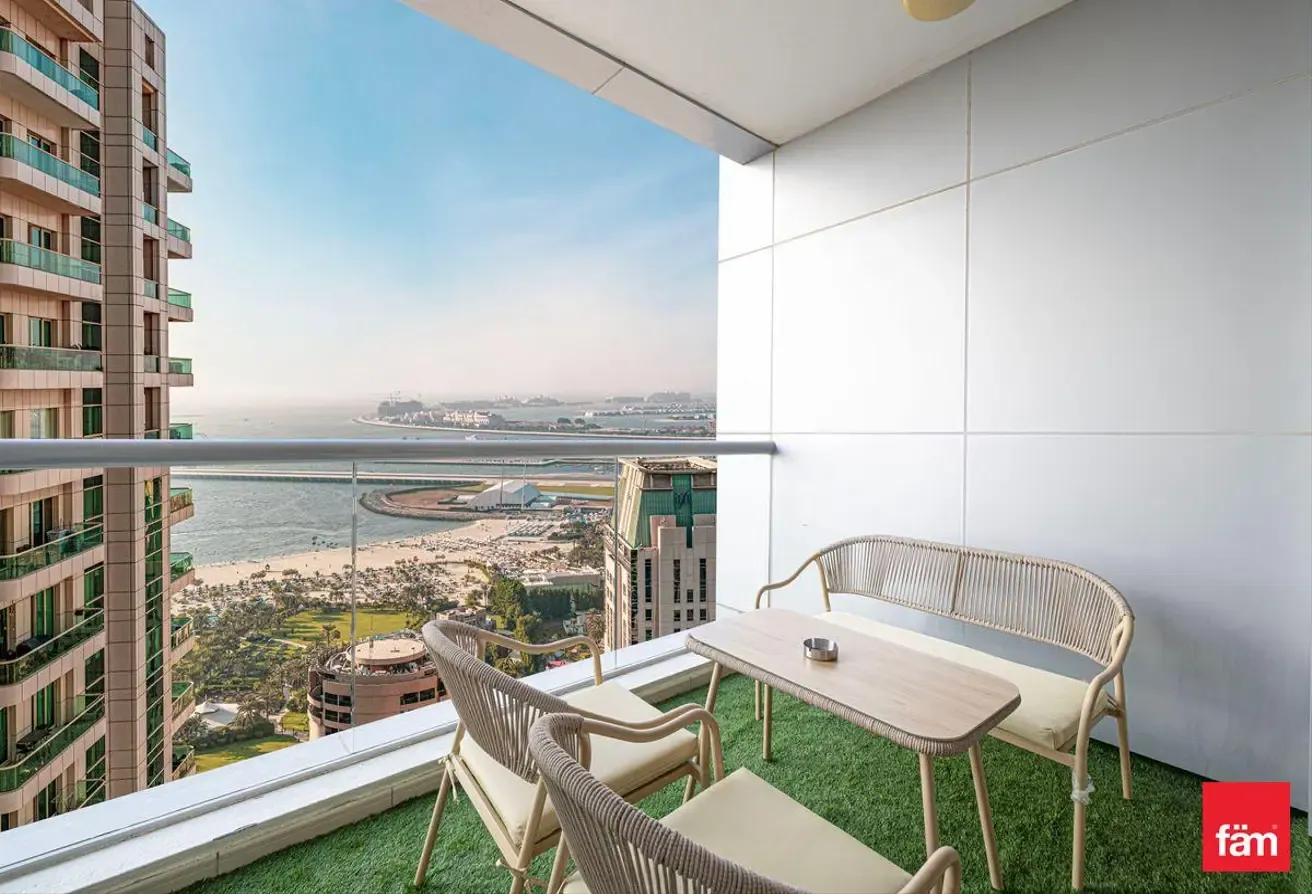 Vacant On Transfer / Sea View / High Floor