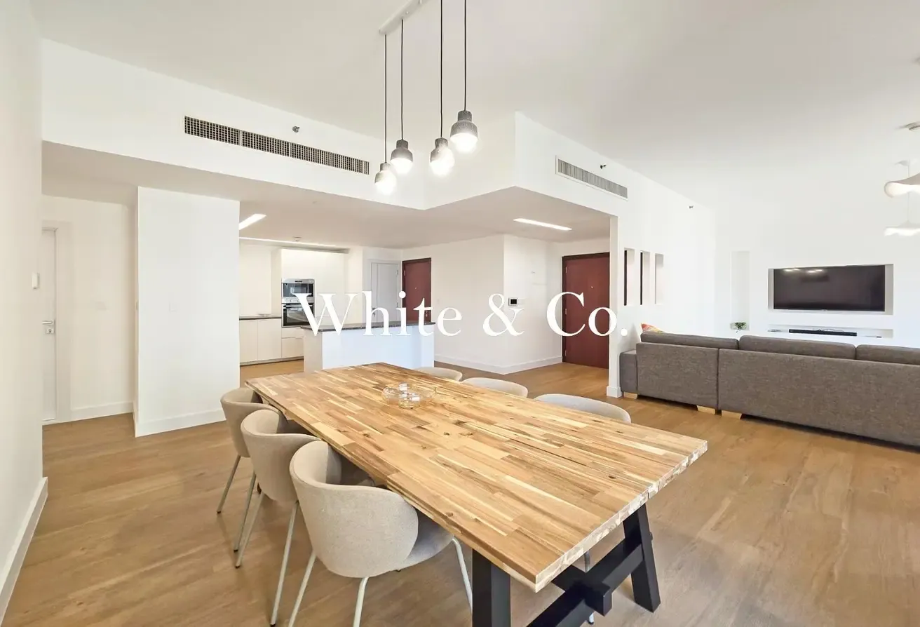 Exclusive | Upgraded & Vacant | Low Floor