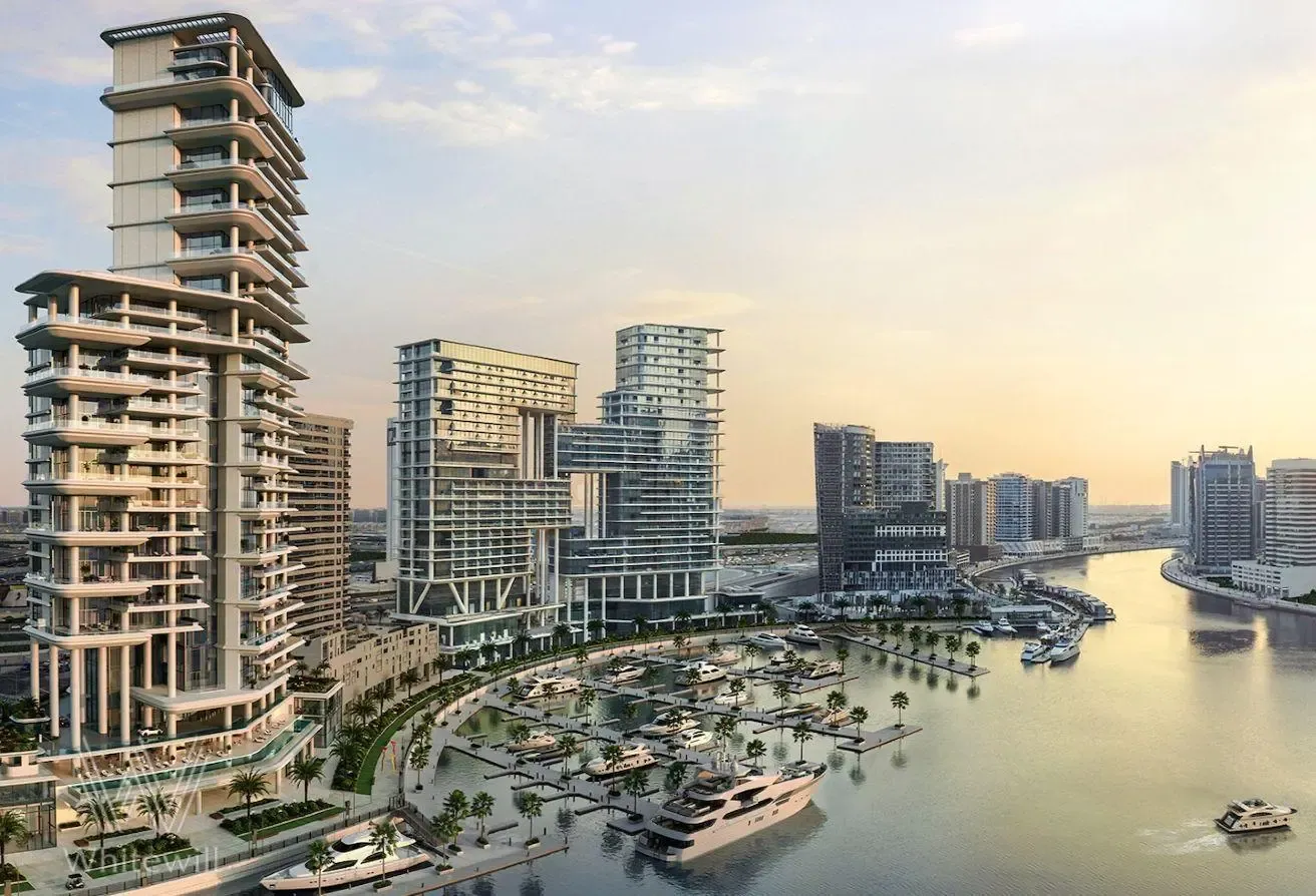 Luxury Living Framed by Iconic Views