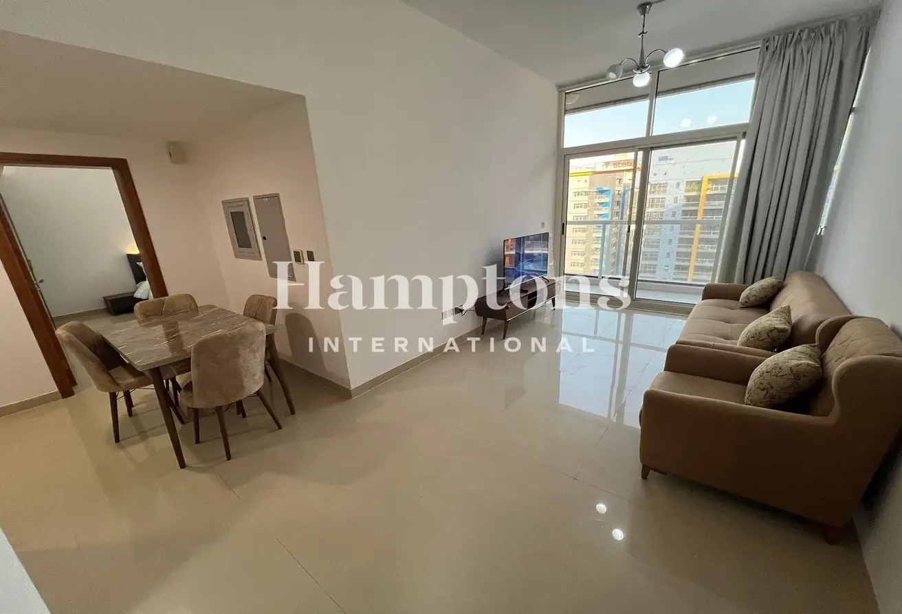 Spacious Upgraded 2-Beds | Fully Furnished | DSO