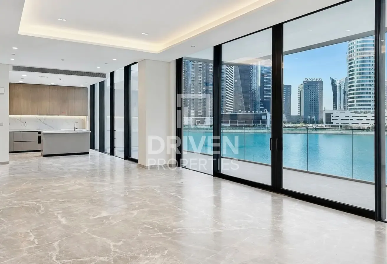 Waterfront Duplex Loft | Exclusive | Canal View