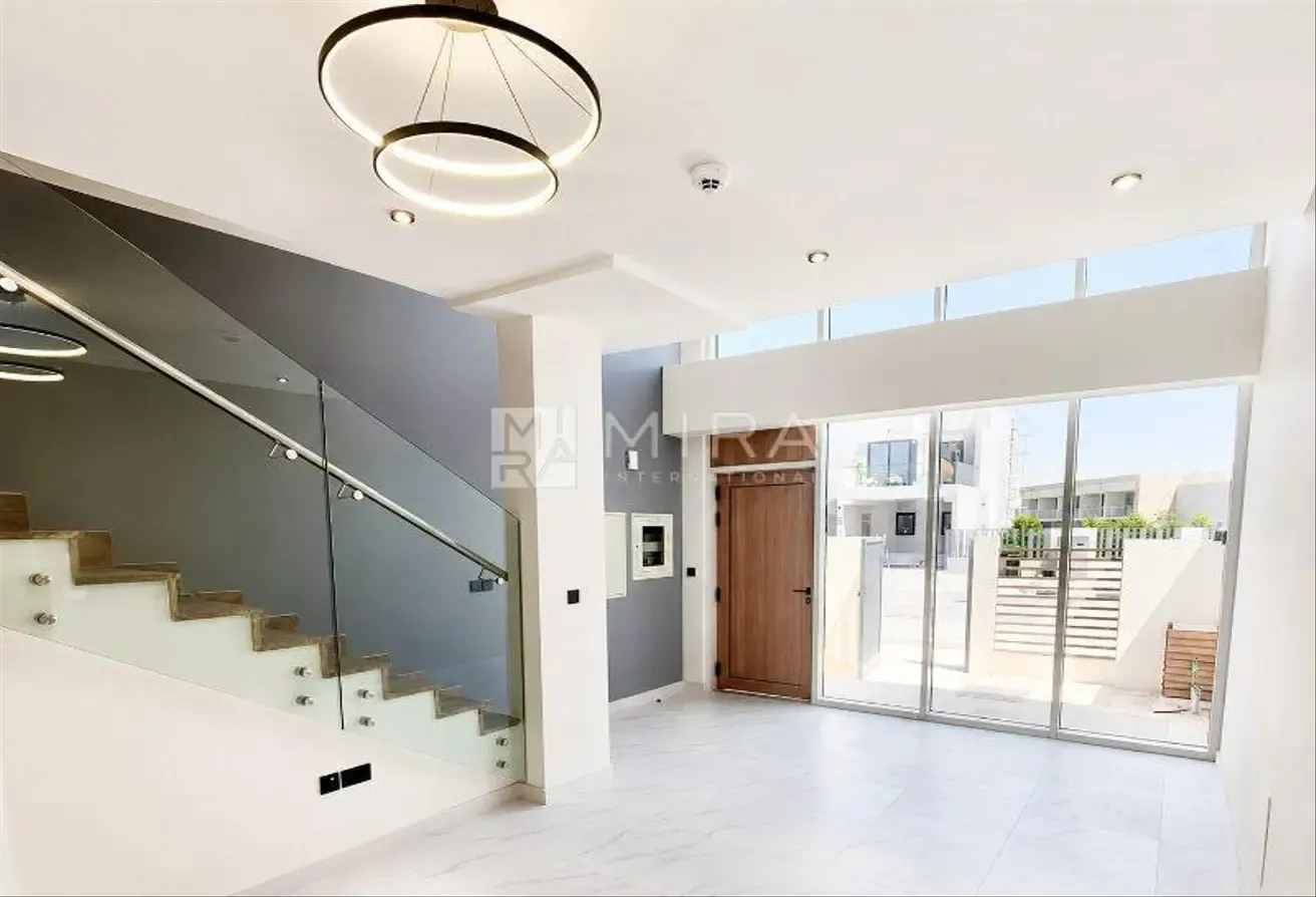 Fully Furnished I Ready I Multiple Option