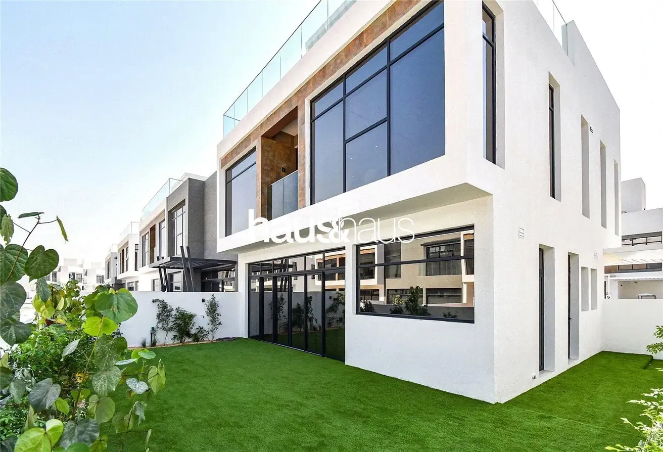 Rented | Single Row Corner Unit