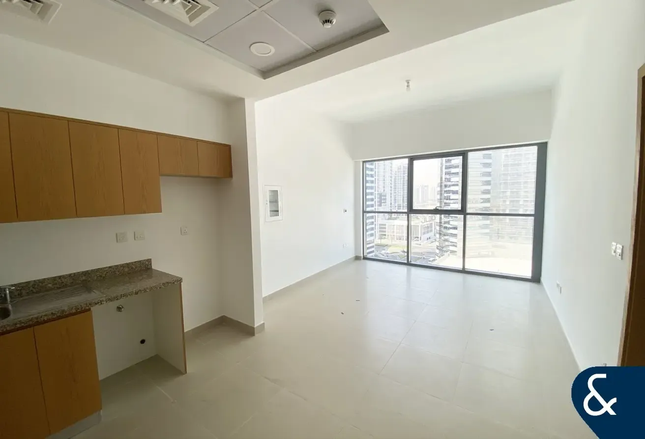 High Floor | Prime Location | 1 Bedroom