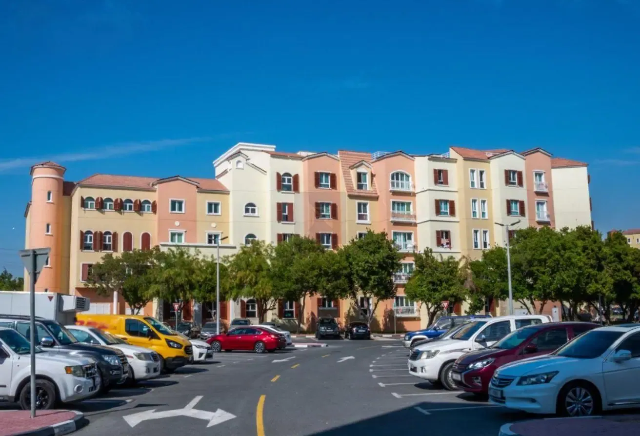 WELL MAINTAINED STUDIO FOR SALE| DISCOVERY GARDENS
