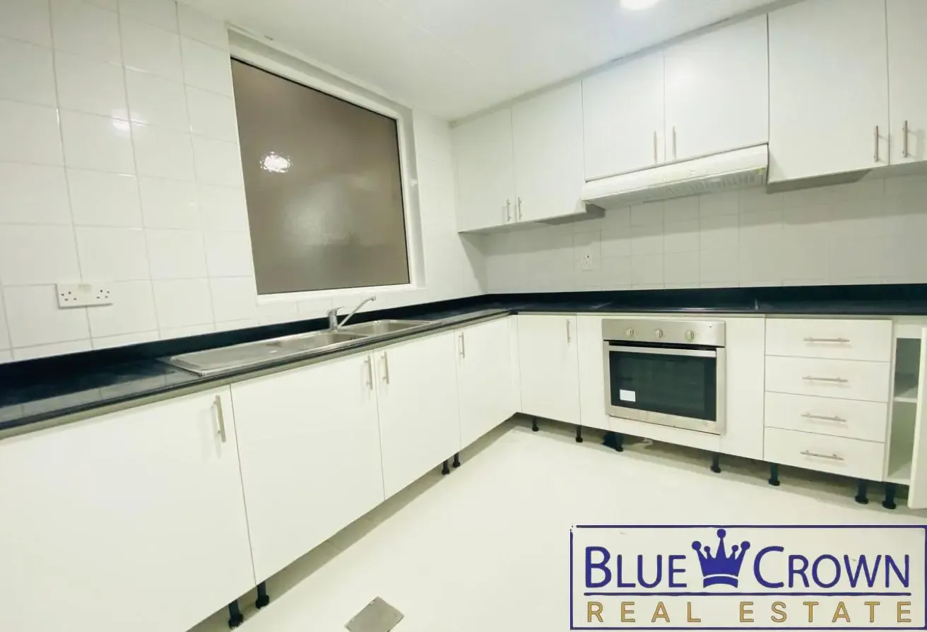 2 BR Apartment in Bur Dubai with Landmark View