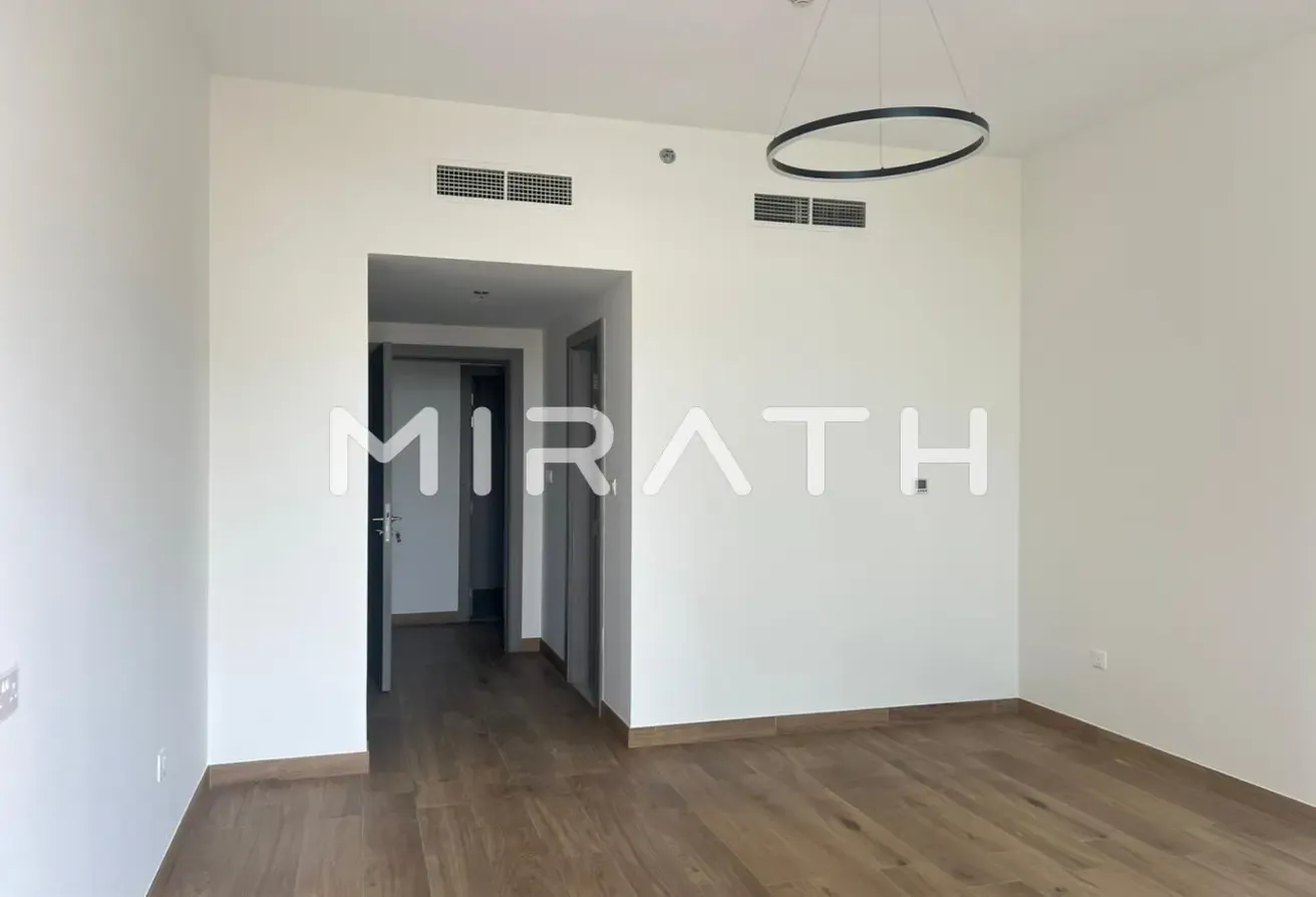 SPACIOUS APARTMENT |ALL AMENITIES |PRIME LOCATION