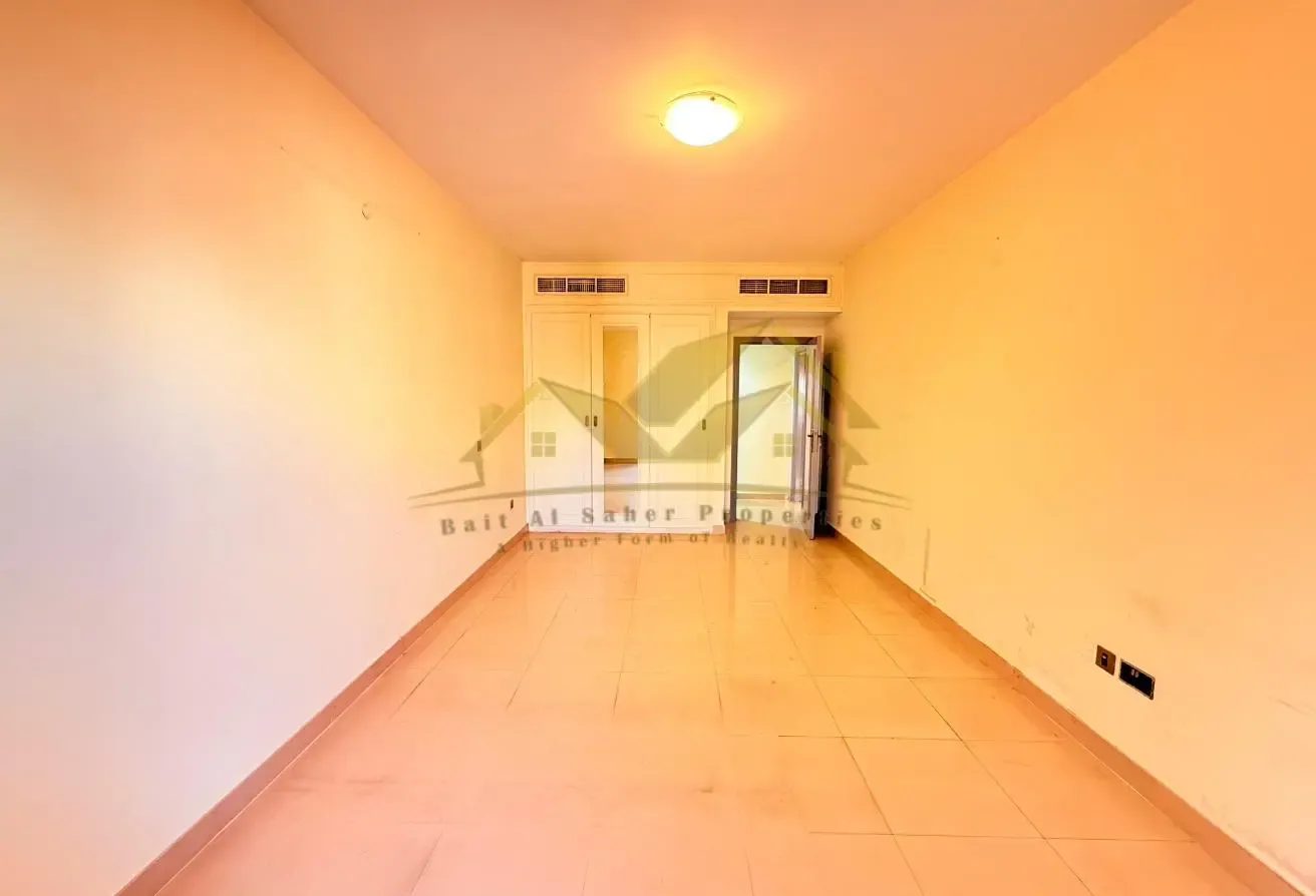 Well-Maintained 2-Bedroom Apartment | Mankhool