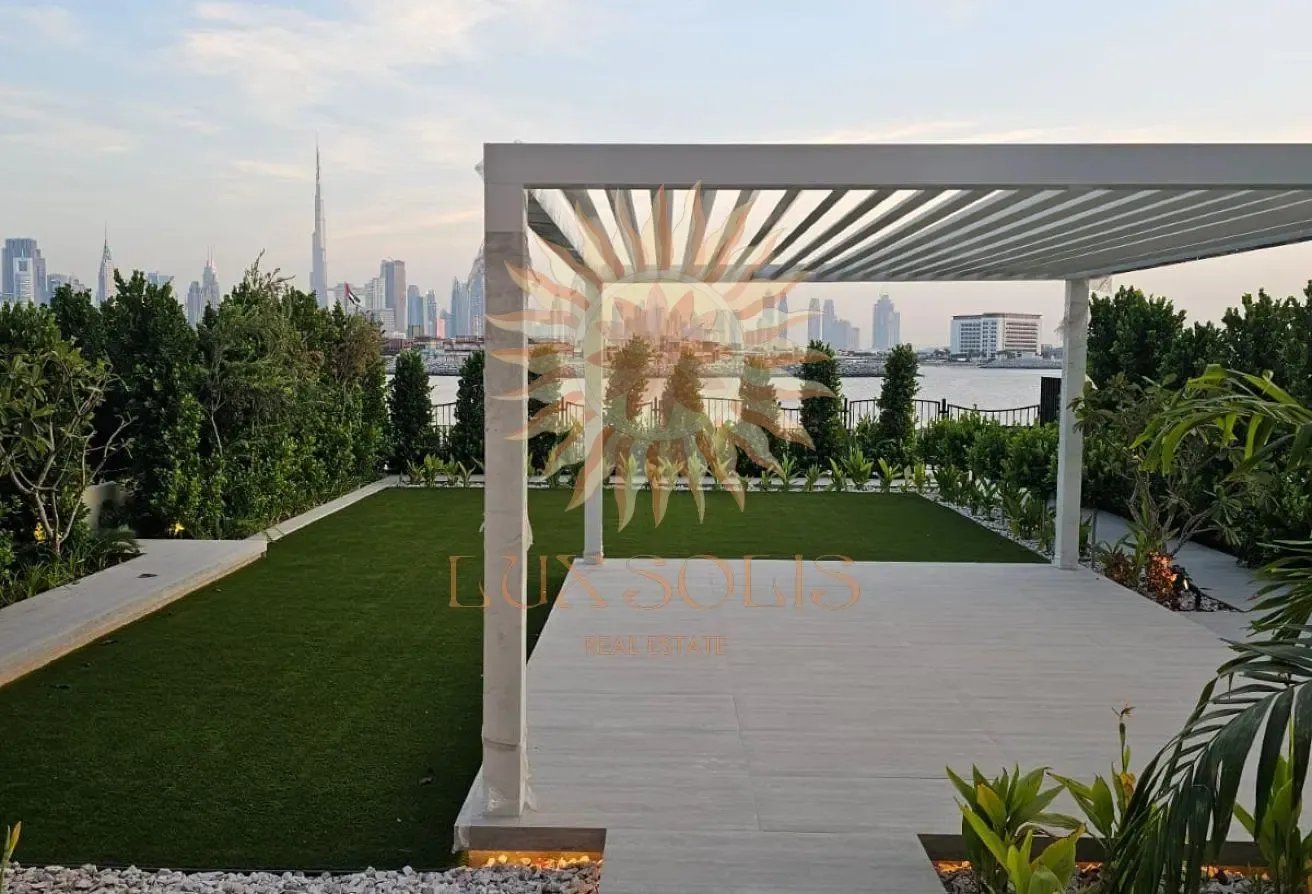 LUXURY WATERFRONT VILLA | SEA VIEW | BURJ SKYLINE