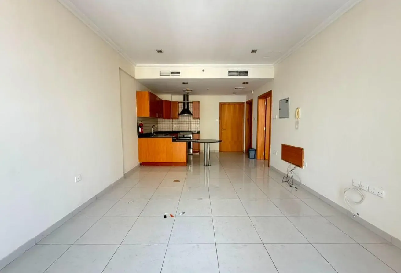 Chiller Free Luxury 1 BR Prime Location Near to EX