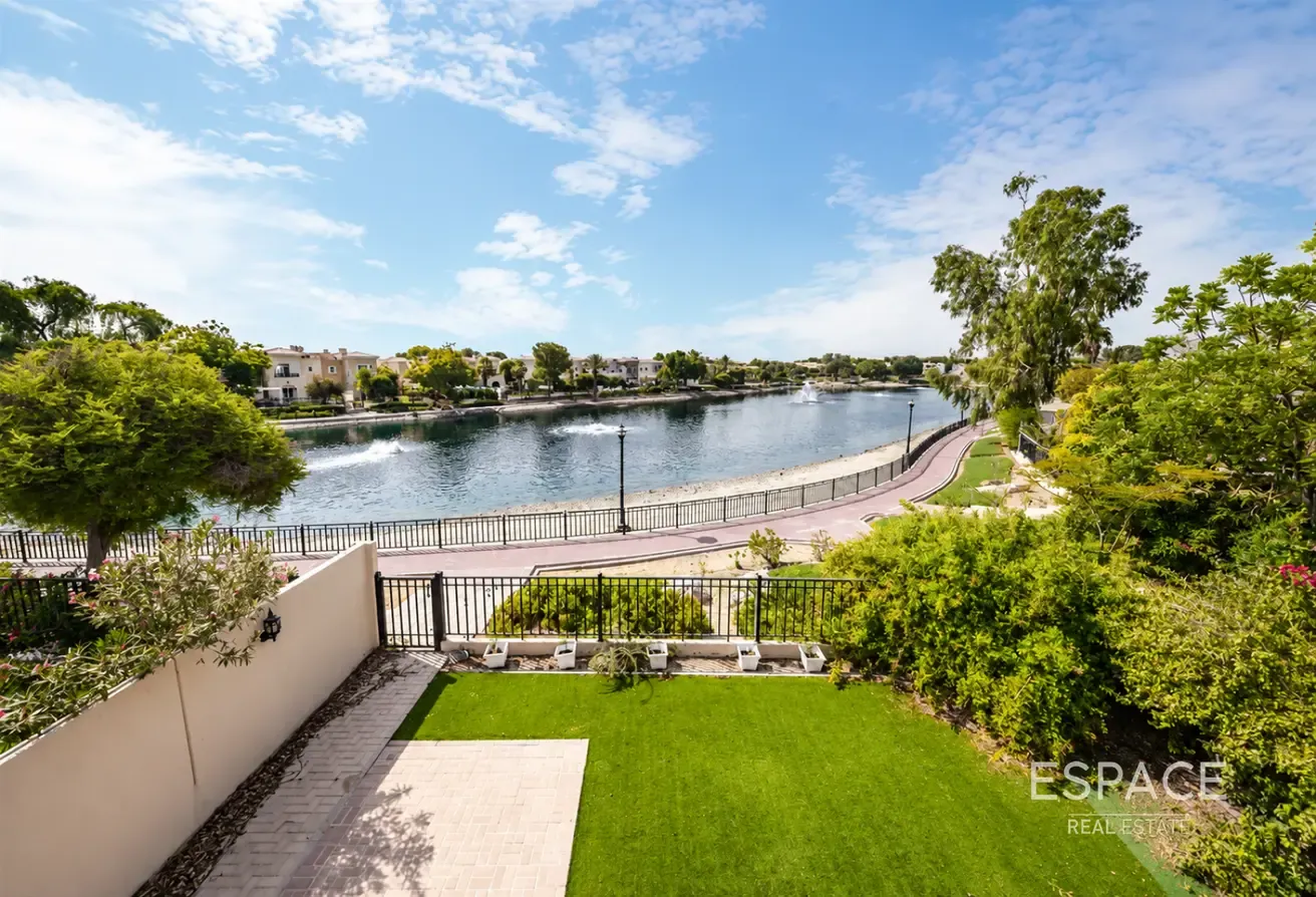 Upgraded | Corner Plot | Deep Lake View