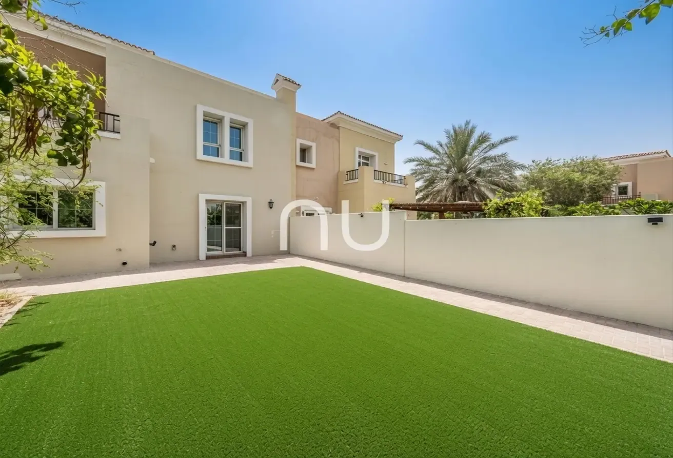 Spacious 3 BR+ Study|Landscaped Garden| Vacant Now