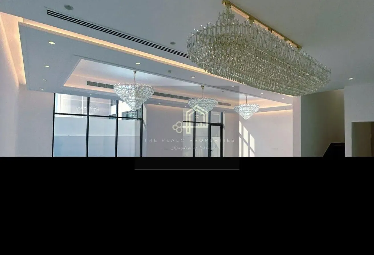 Spacious 6BR Villa in Jumeirah 1 with Maids Room