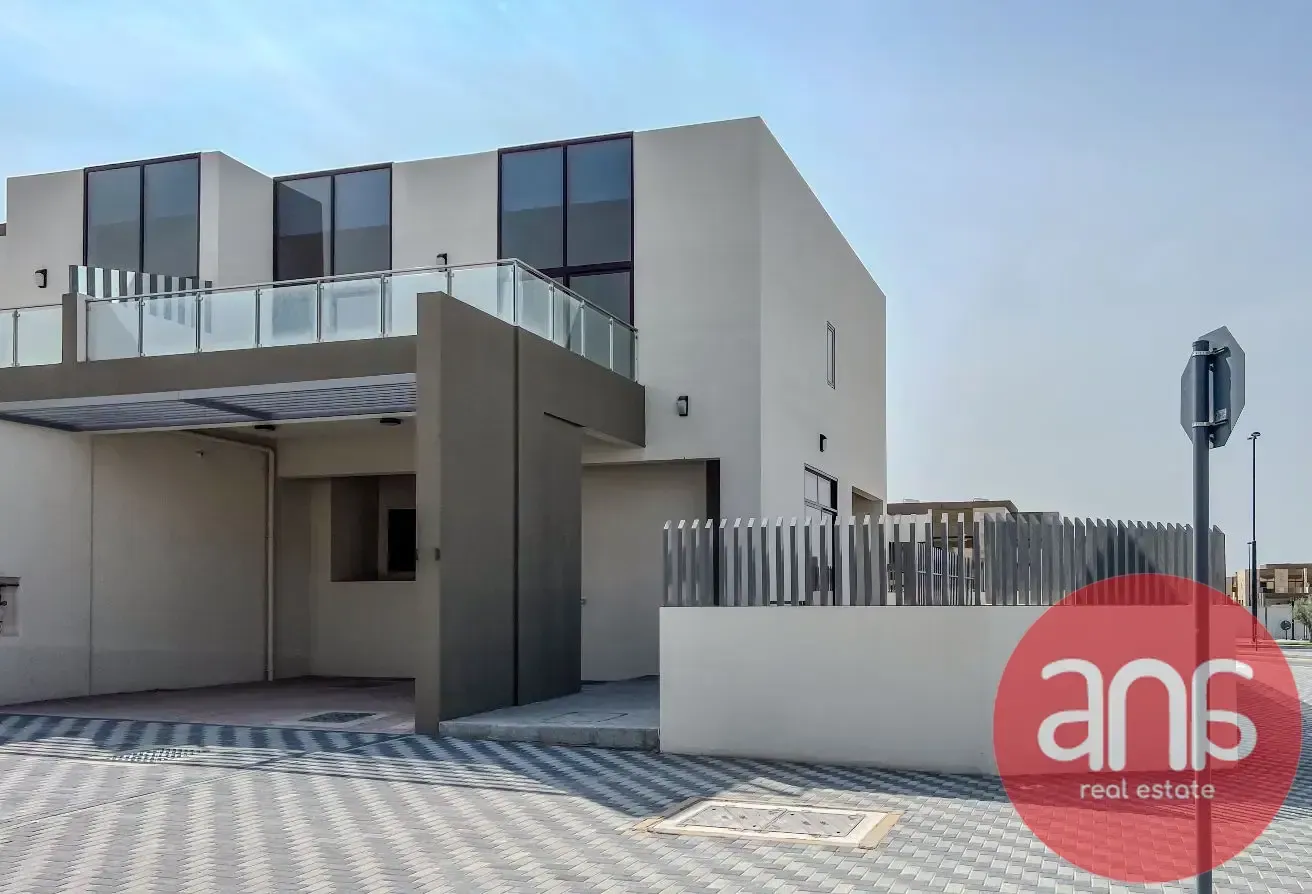Corner Villa | Amazing Location | Landscaped