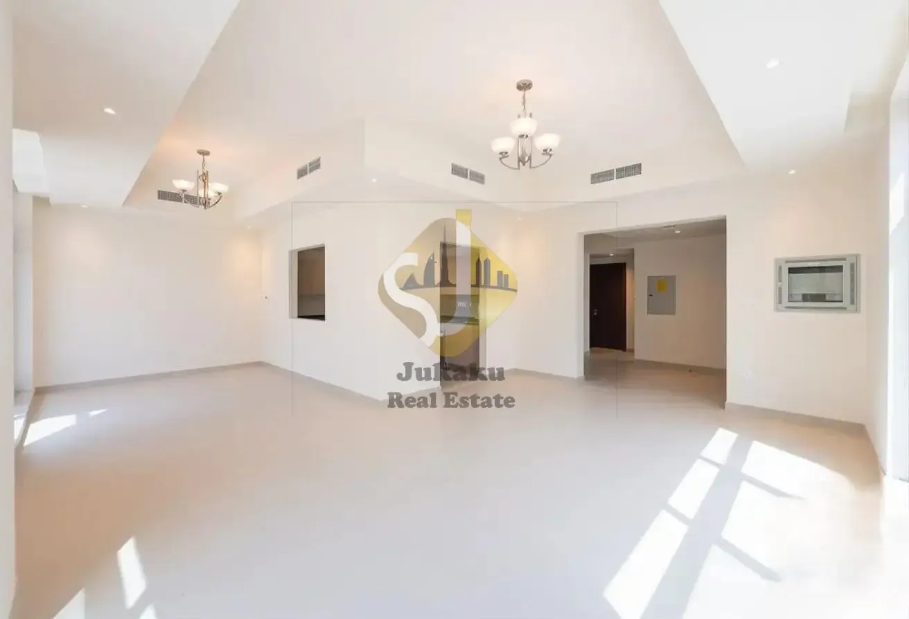 Modern 4-Bed, Peaceful Community, Ideal for Family