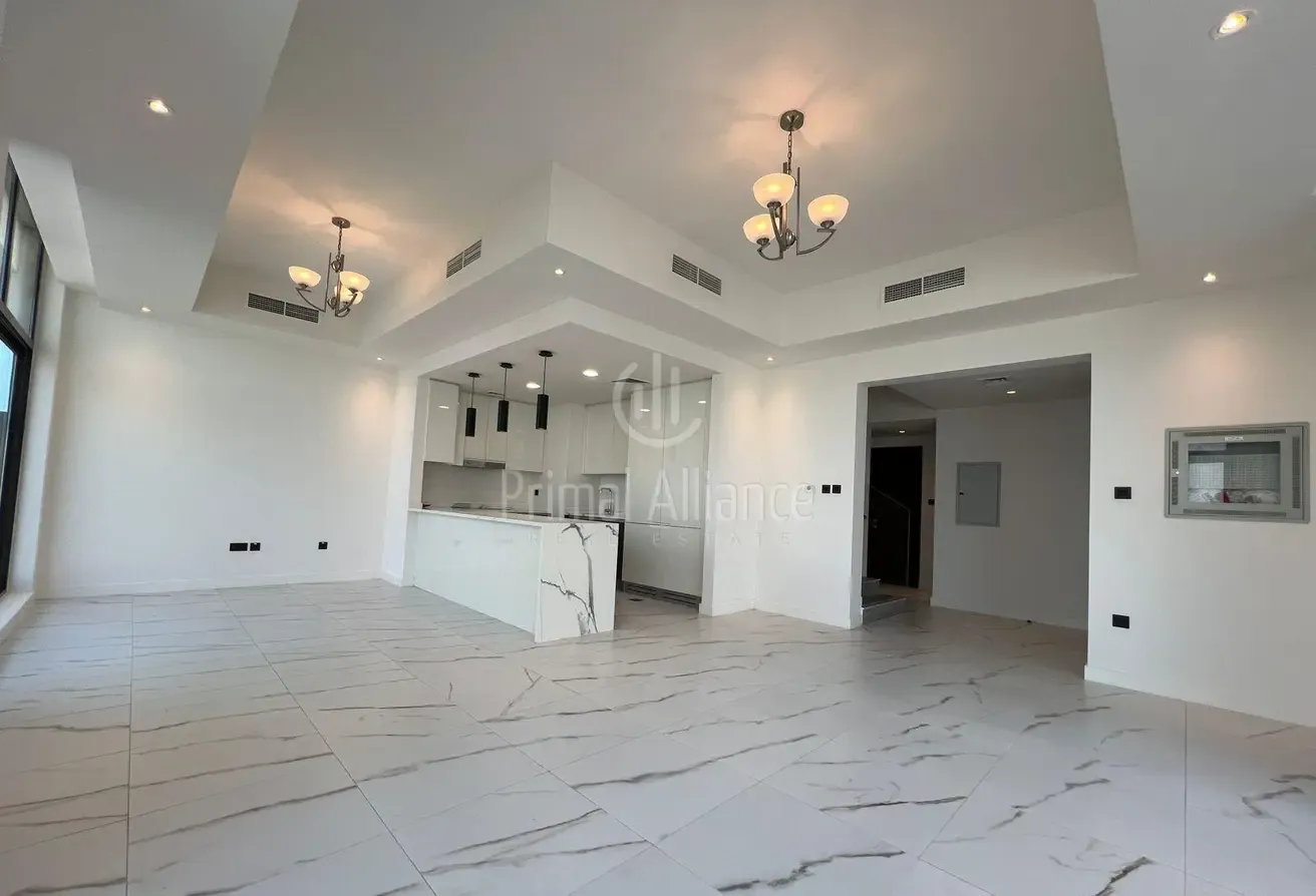 Brand New | 4BR+M | Corner Unit | Single Row