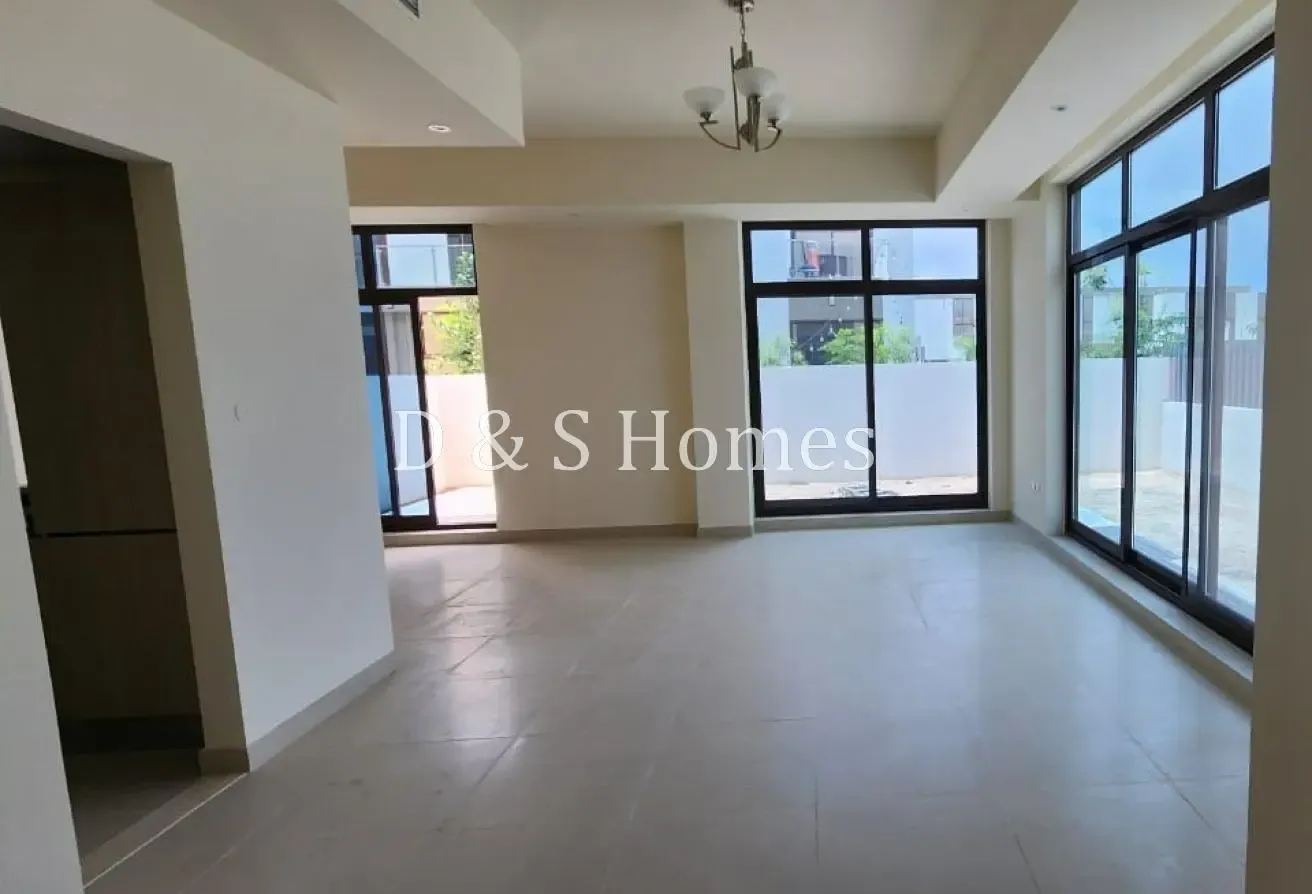 Corner 4 brs| Park view | Landscaped Garden