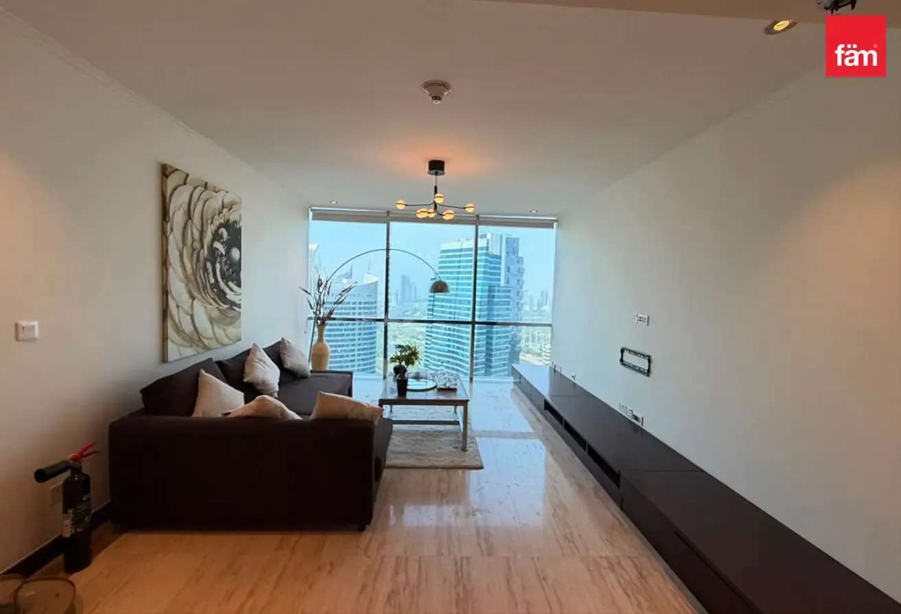 Lake view | Duplex Studio | High Floor