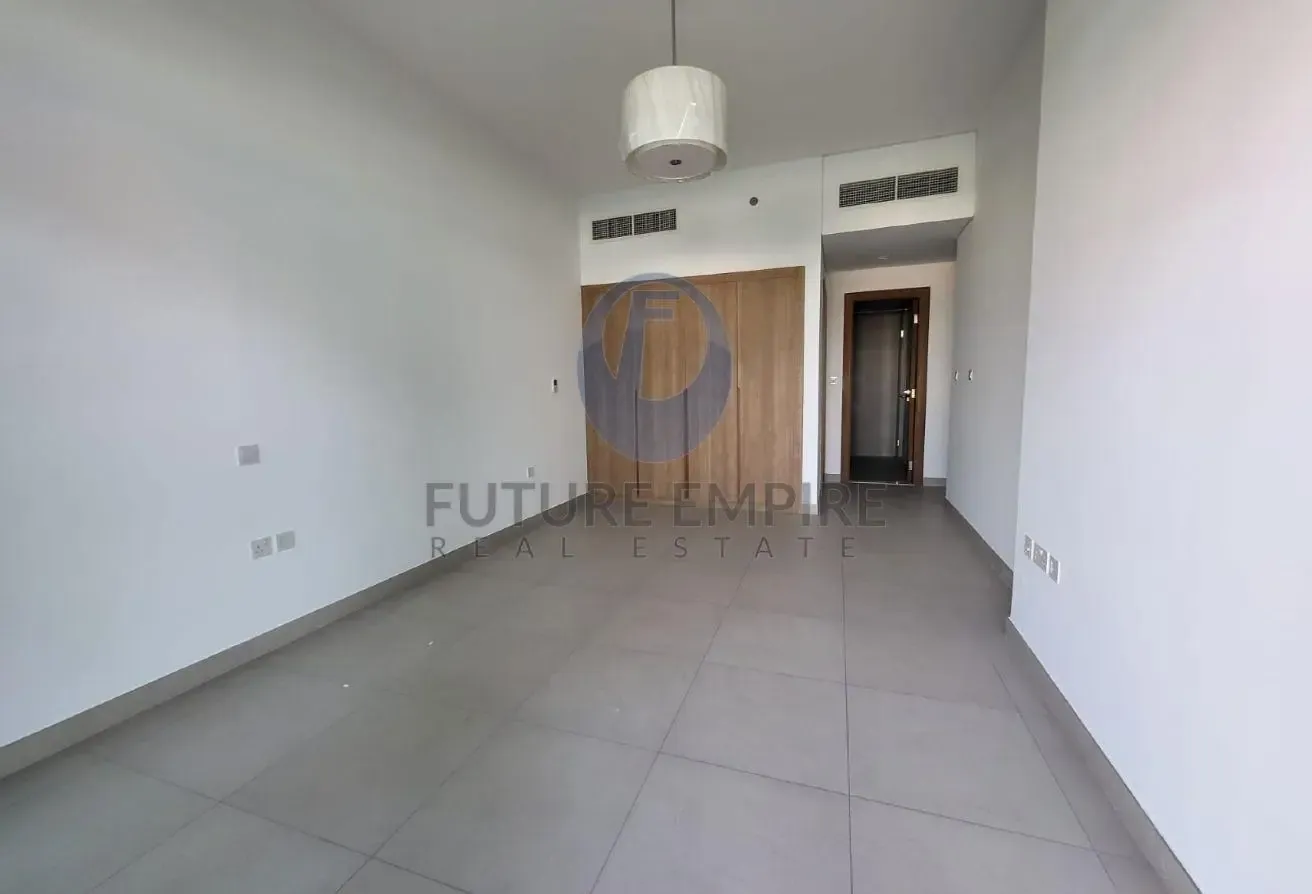 Well-Maintained 2BHK Apartment Ready to Move In