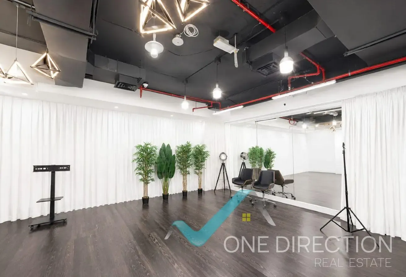 One Cabin | Bright Unit | Vacant
