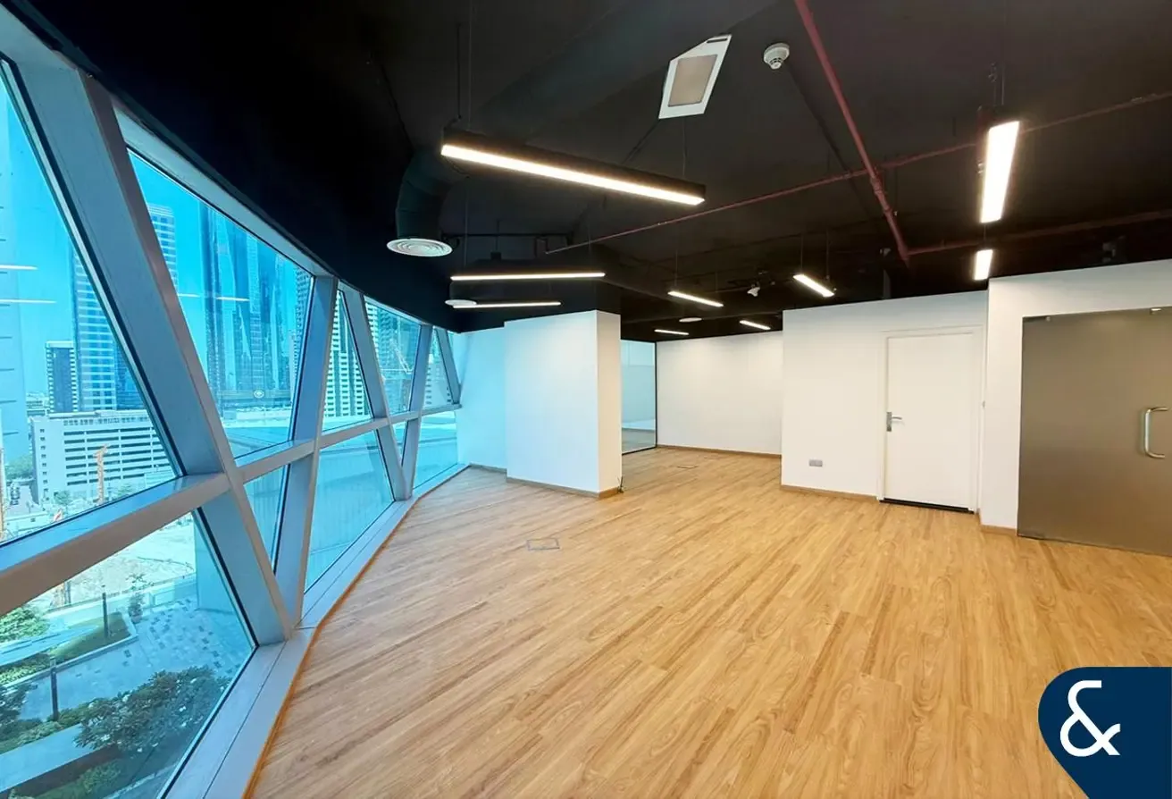 Modern Finish | DIFC | Fitted Office