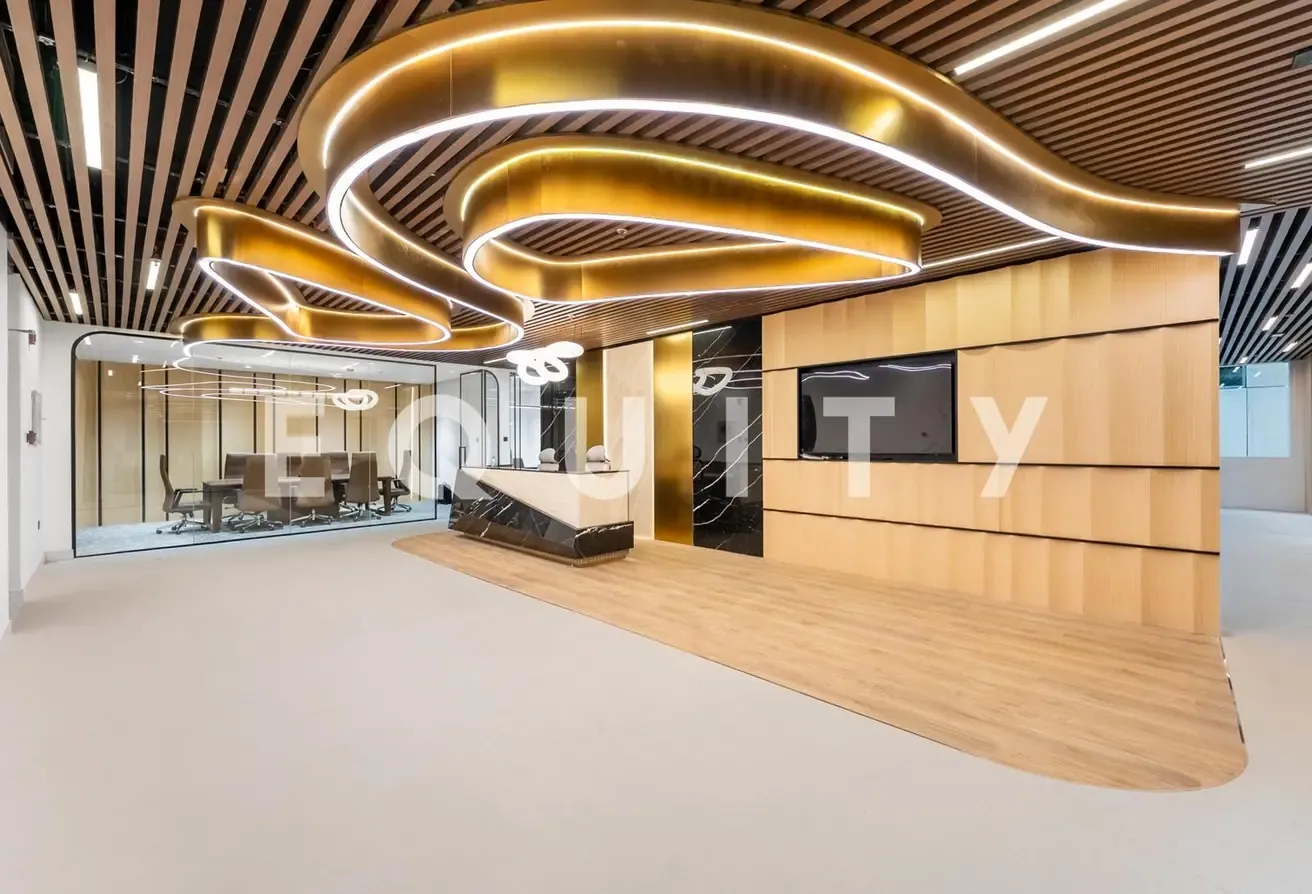Spacious Fitted Office | 8 Parking Bays | Vacant
