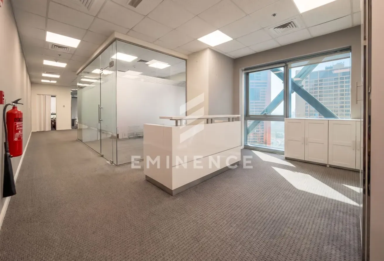High floor | Vacant | Fitted | Multiple Option