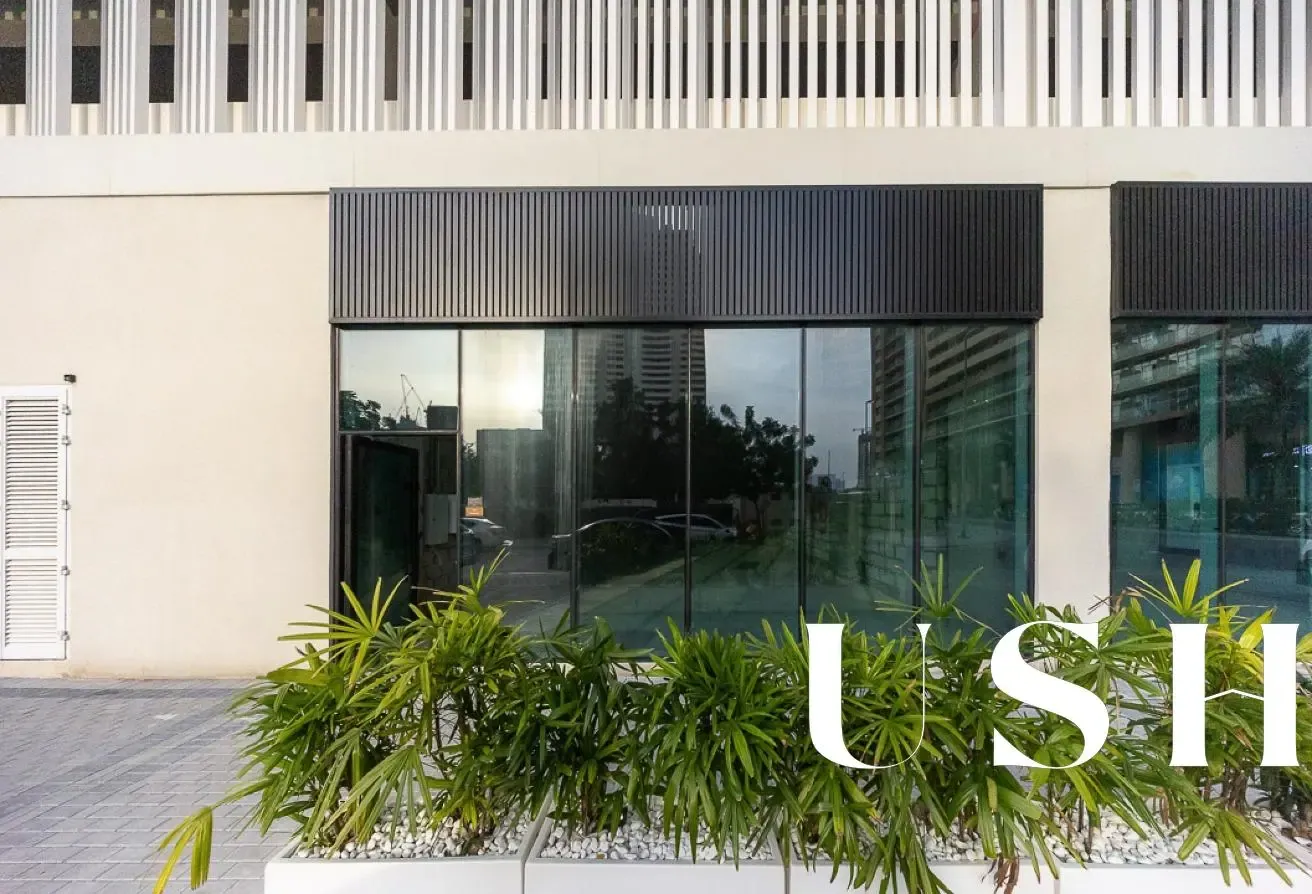 Premium Retail| Near to Park| High End Visibility