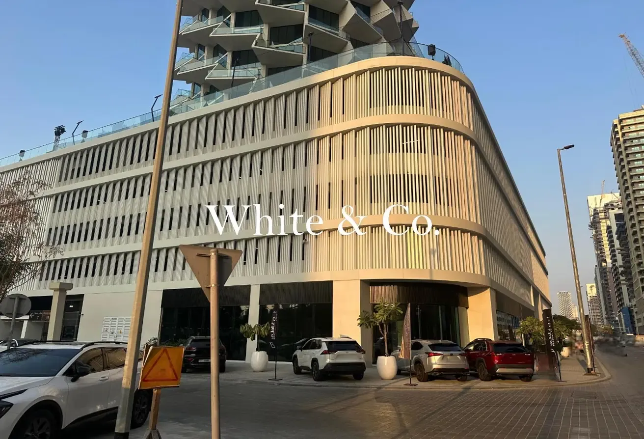 HIGH VISIBILITY | NOW LEASING | PRIME SPOT