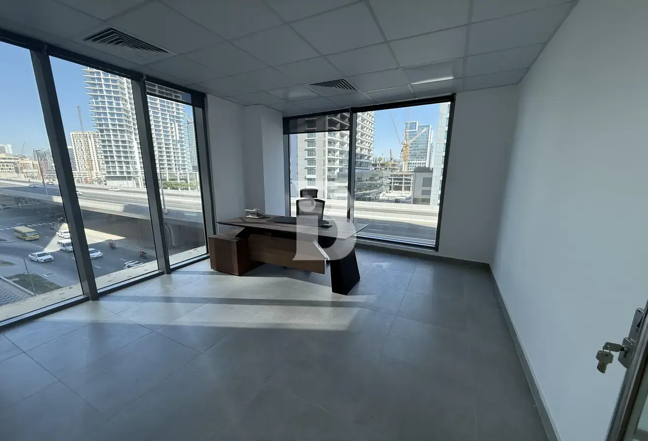 VASTU COMPLIANT | 1 PARKING | FURNISHED UNIT